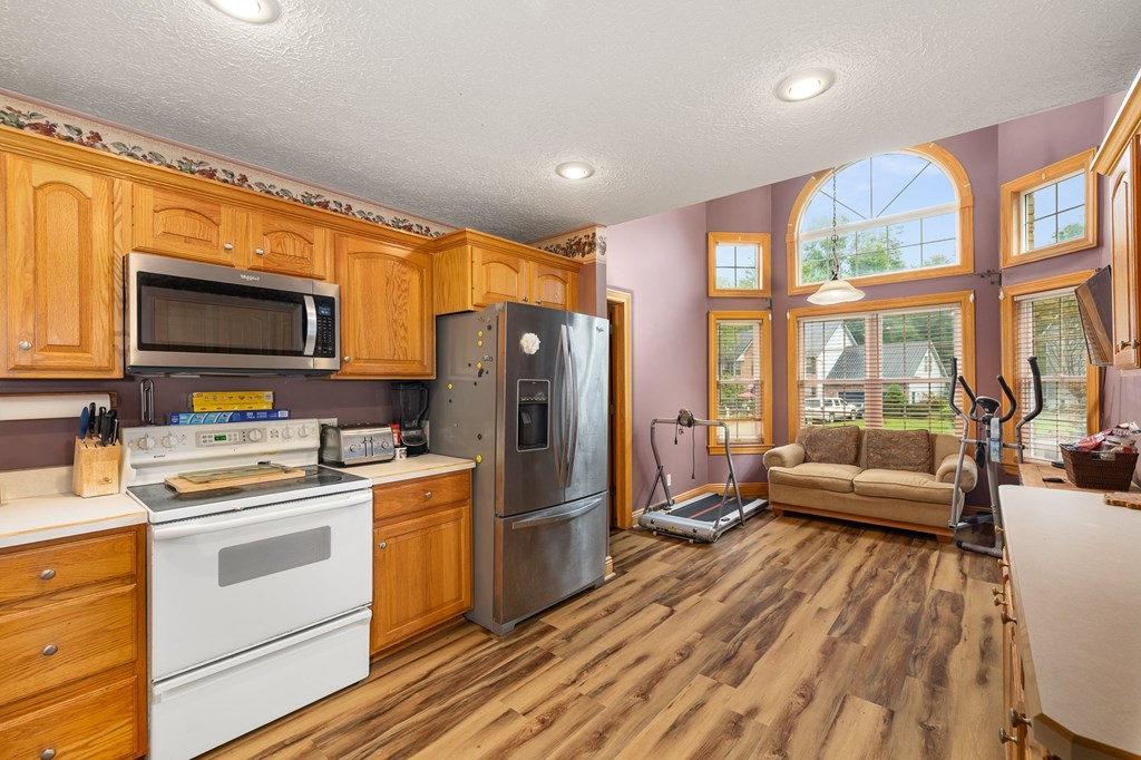 3320 Oakstone Drive Property Photo 12