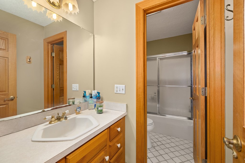3320 Oakstone Drive Property Photo 15