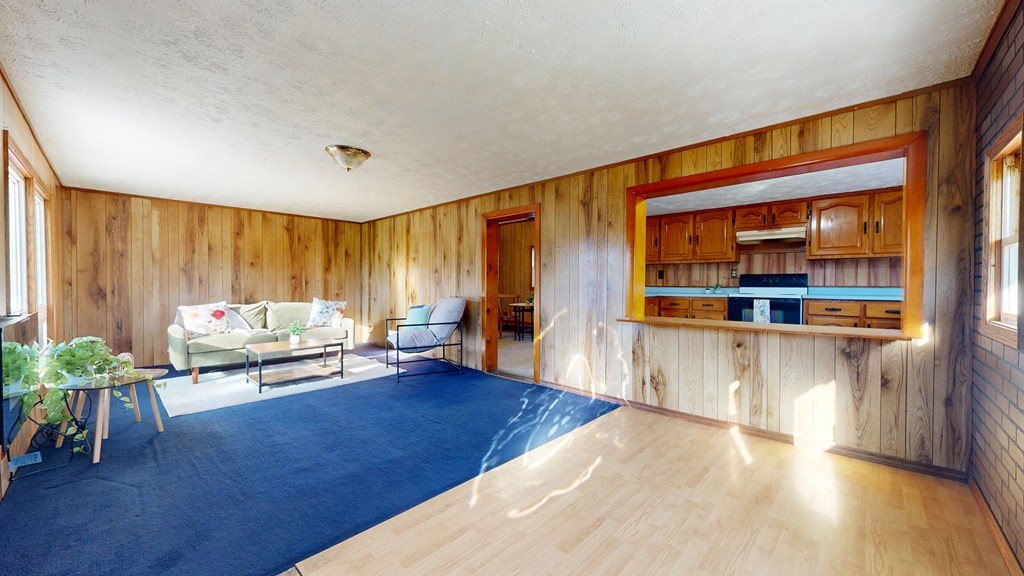 30 Jenner Ave Property Photo 4