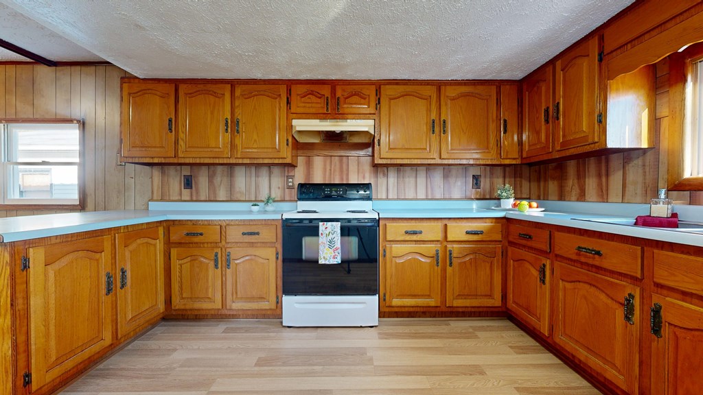 30 Jenner Ave Property Photo 6