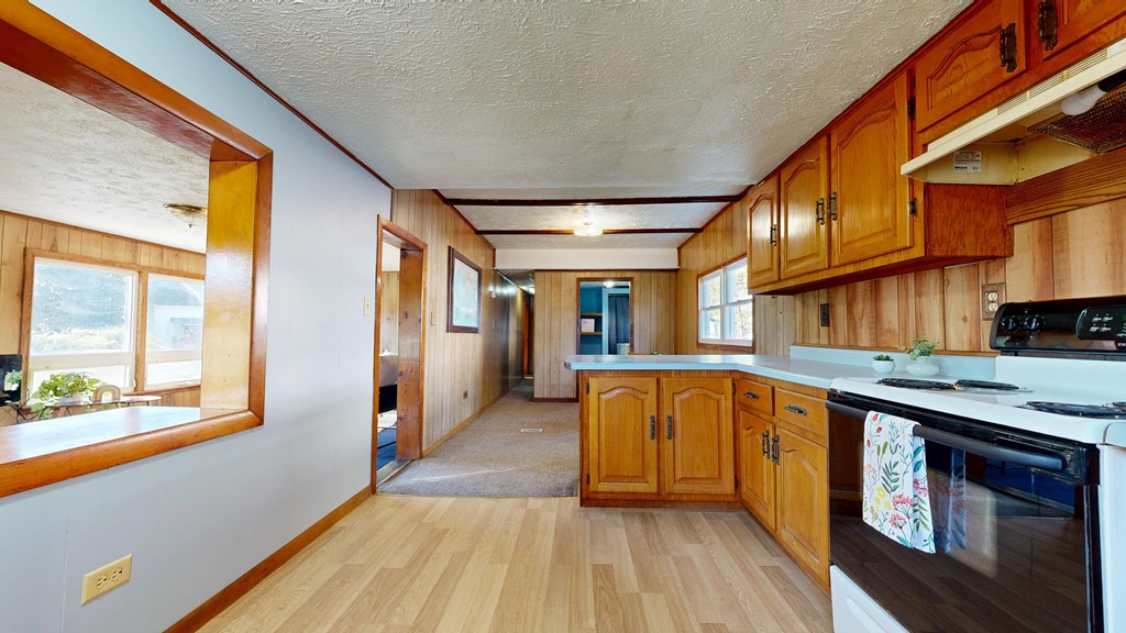 30 Jenner Ave Property Photo 8