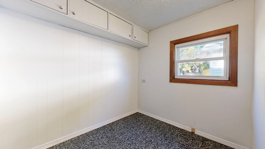 30 Jenner Ave Property Photo 13