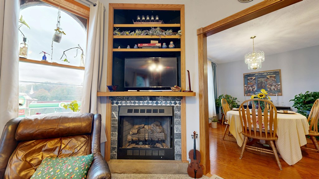 4 W Elm St Property Photo 20