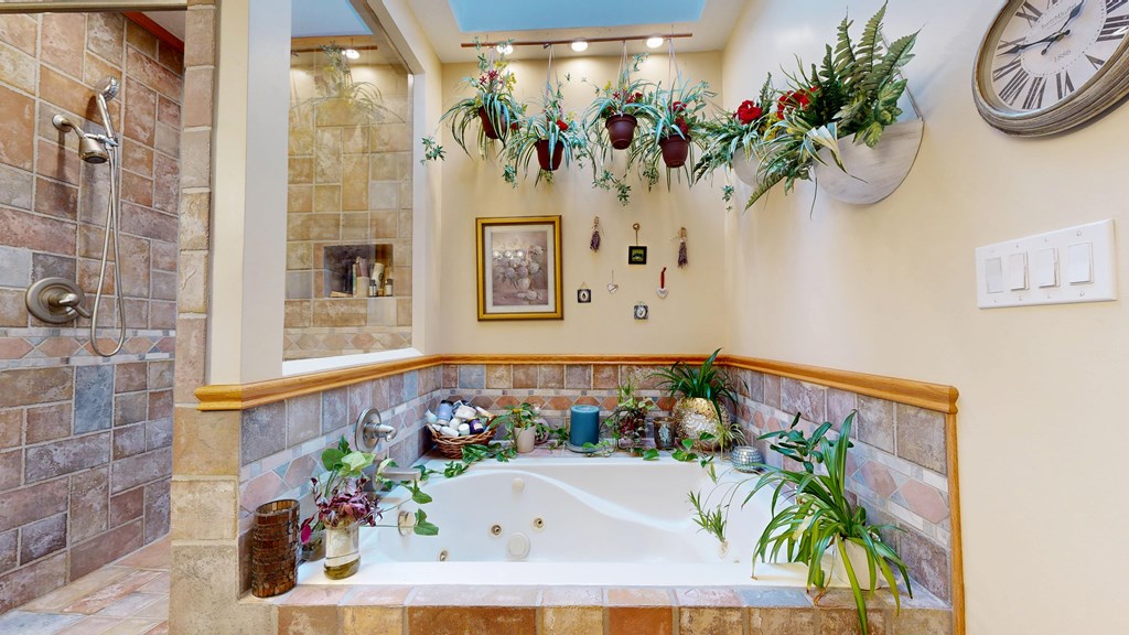 4 W Elm St Property Photo 22