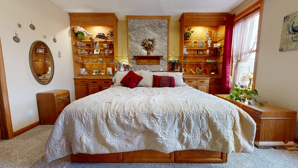 4 W Elm St Property Photo 25