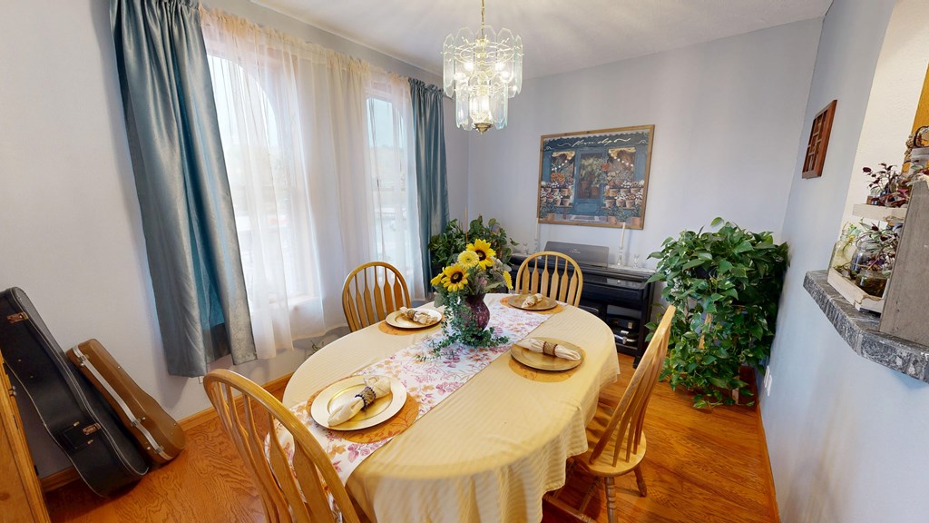 4 W Elm St Property Photo 27