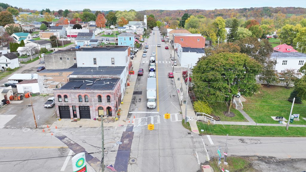 4 W Elm St Property Photo 29