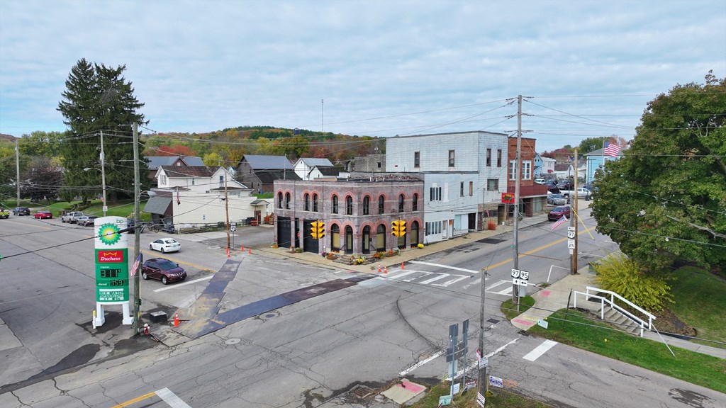 4 W Elm St Property Photo 30