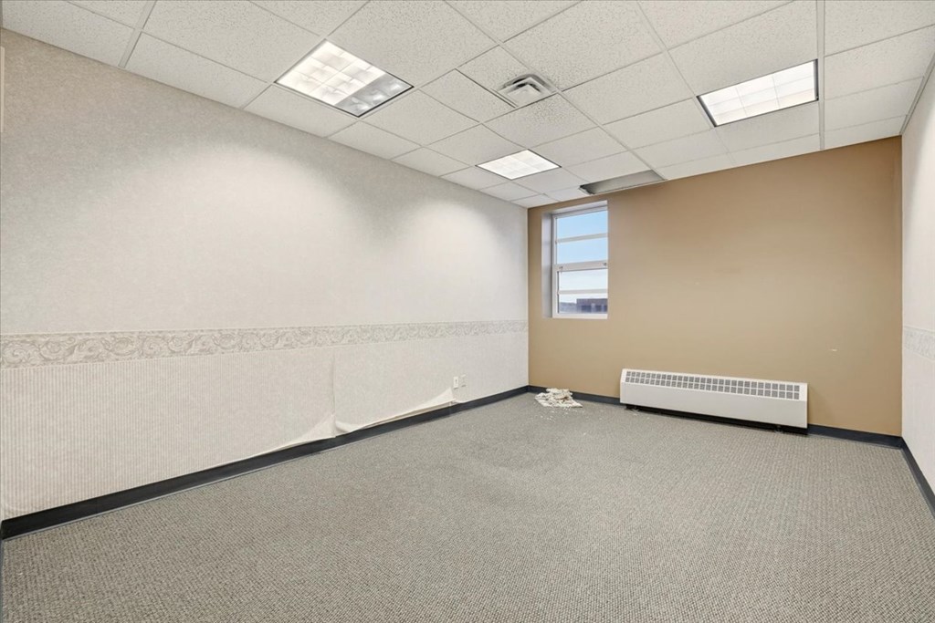 70 Park Ave. West Property Photo 7