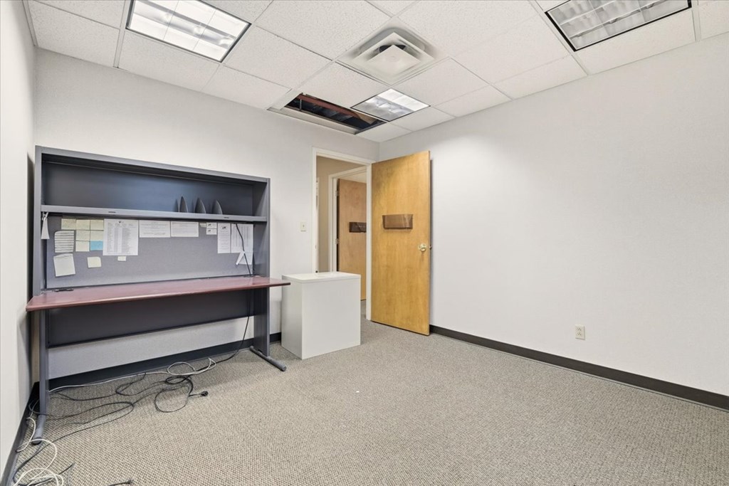70 Park Ave. West Property Photo 10