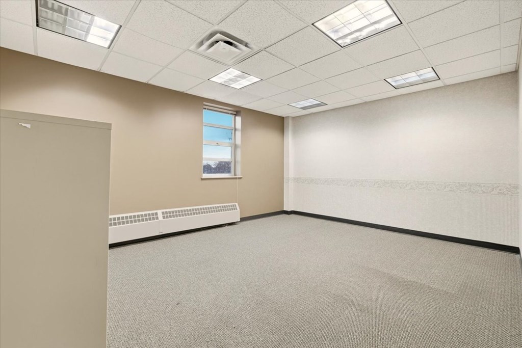 70 Park Ave. West Property Photo 11