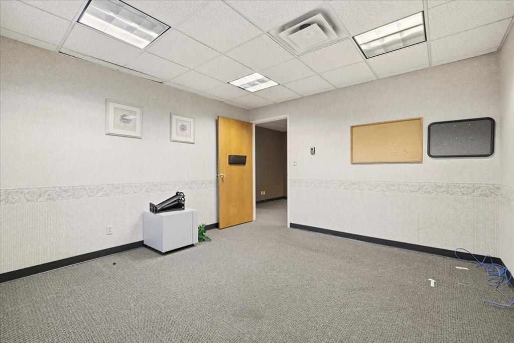 70 Park Ave. West Property Photo 14