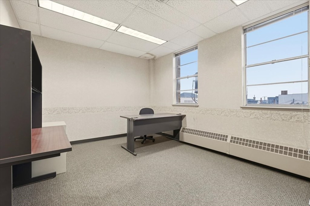 70 Park Ave. West Property Photo 15