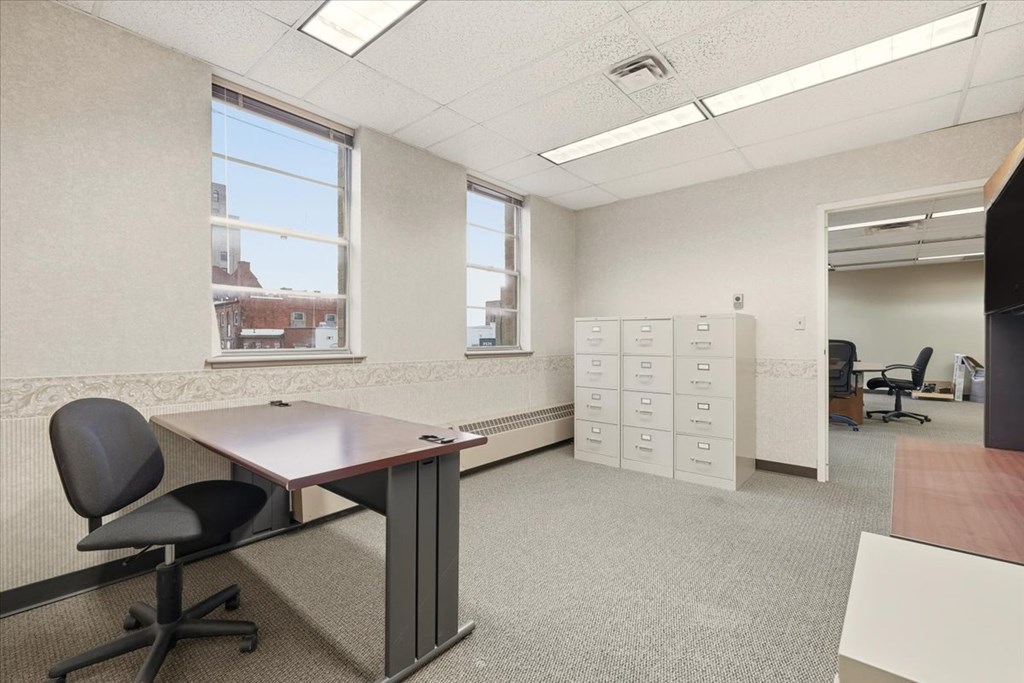 70 Park Ave. West Property Photo 16