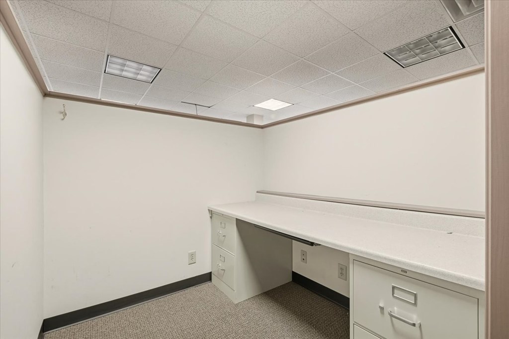 70 Park Ave. West Property Photo 23