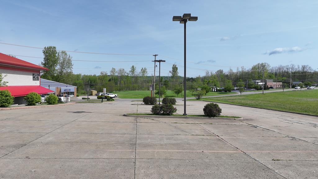 192 Main St Property Photo 29