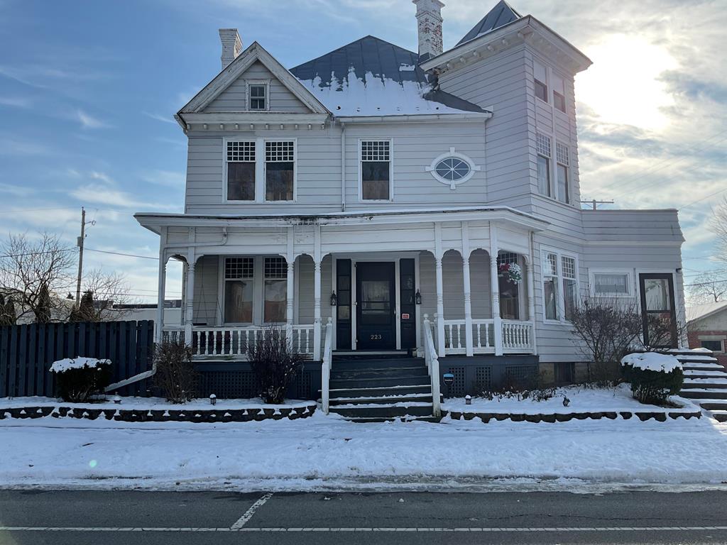 223 Rensselaer St Property Photo 1