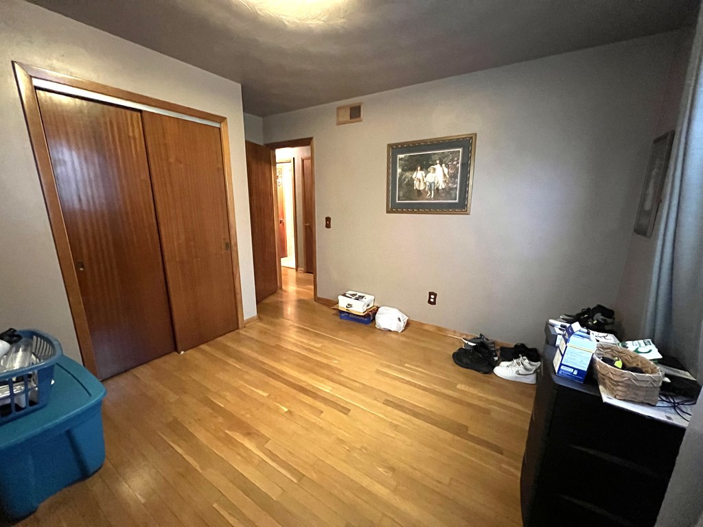 695 Crescent Way Property Photo 6