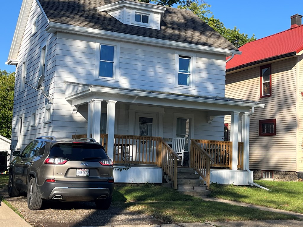 116 Stewart Ave Property Photo 2