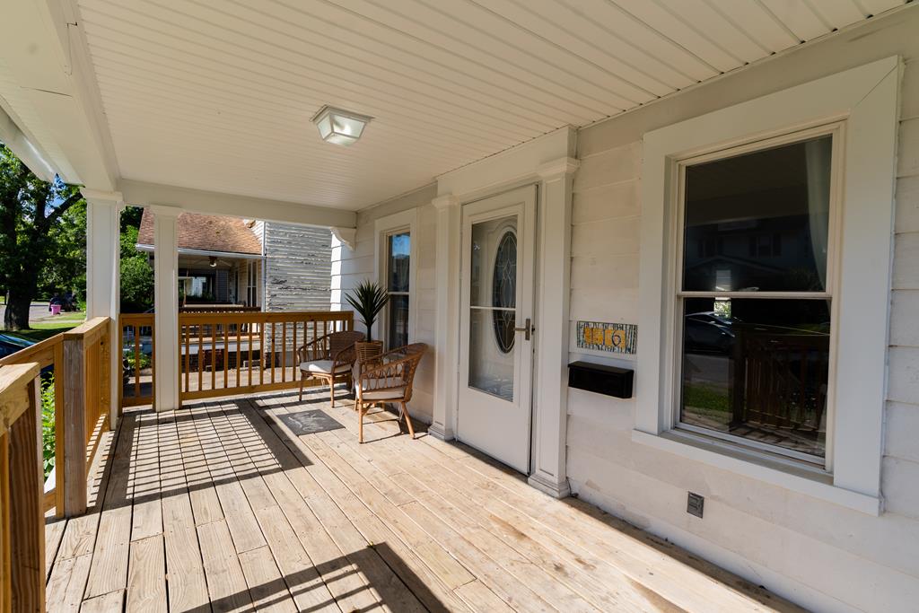 116 Stewart Ave Property Photo 5