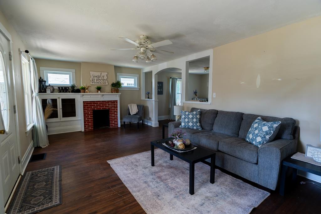 116 Stewart Ave Property Photo 6