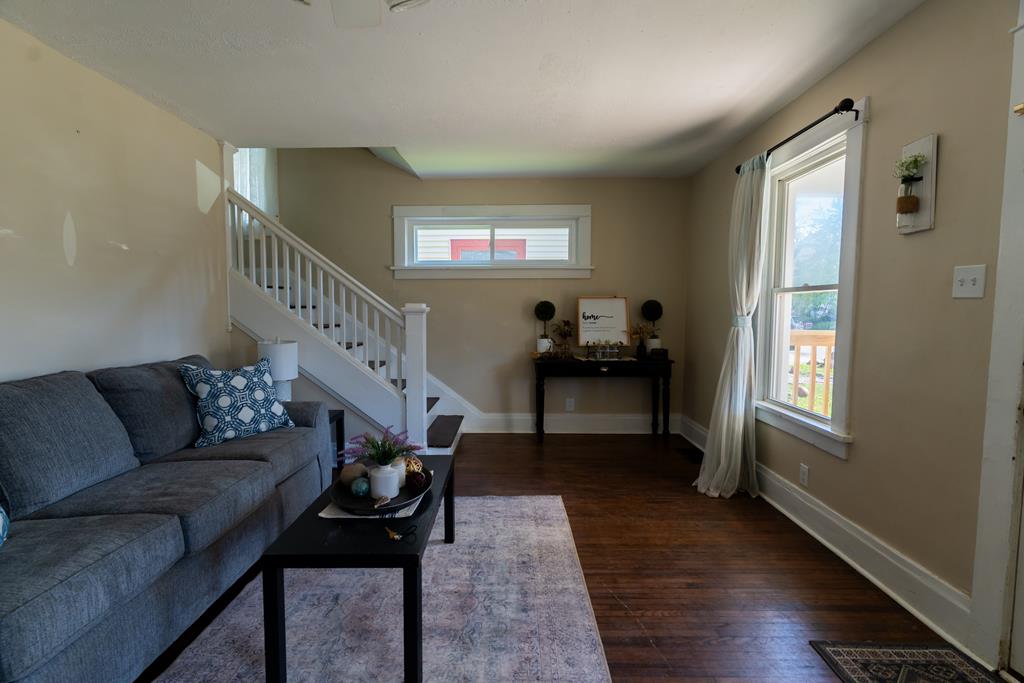 116 Stewart Ave Property Photo 8
