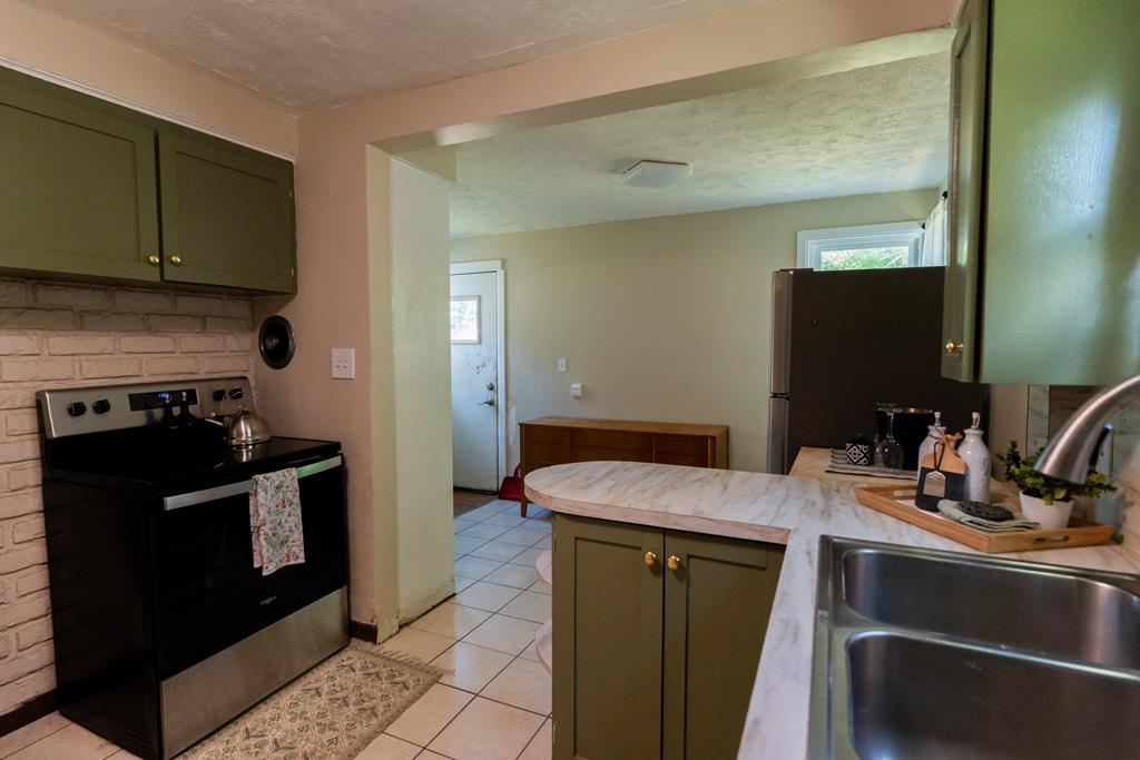116 Stewart Ave Property Photo 13