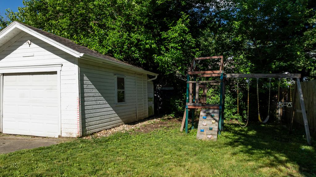 116 Stewart Ave Property Photo 27