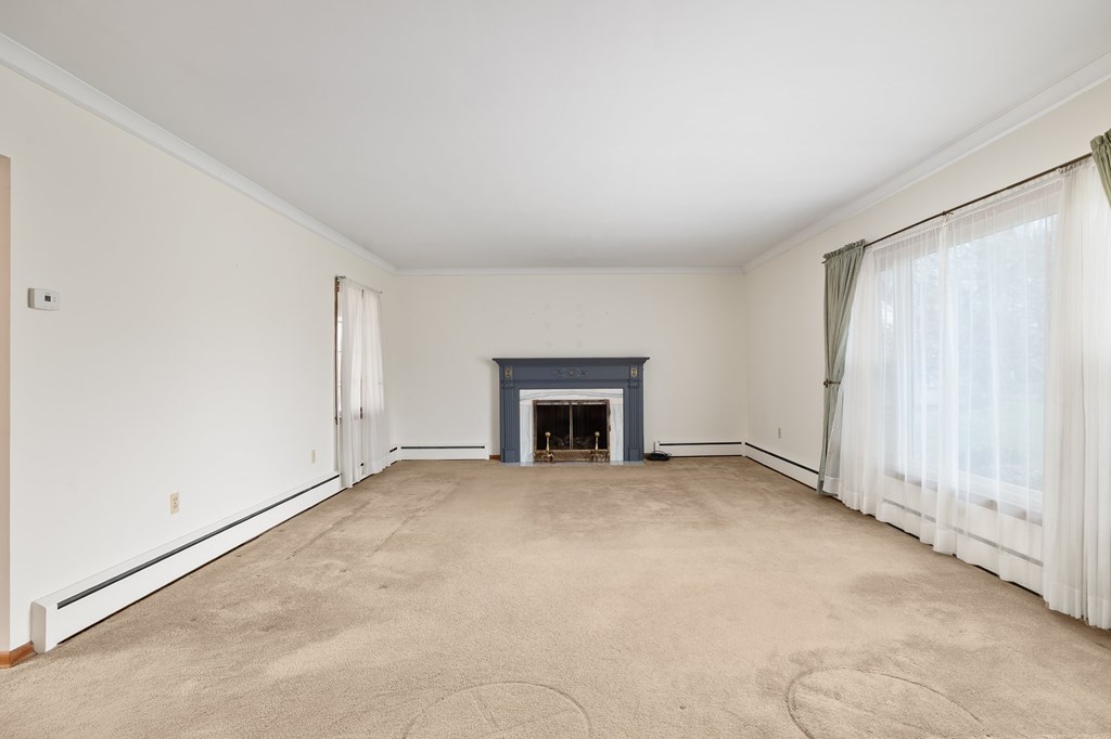 388 Maple Drive Property Photo 4