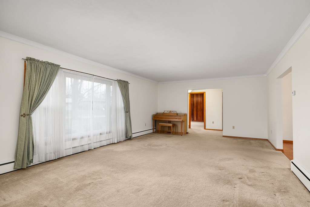 388 Maple Drive Property Photo 5