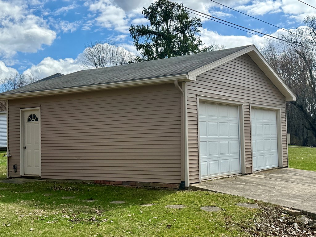 388 Maple Drive Property Photo 18