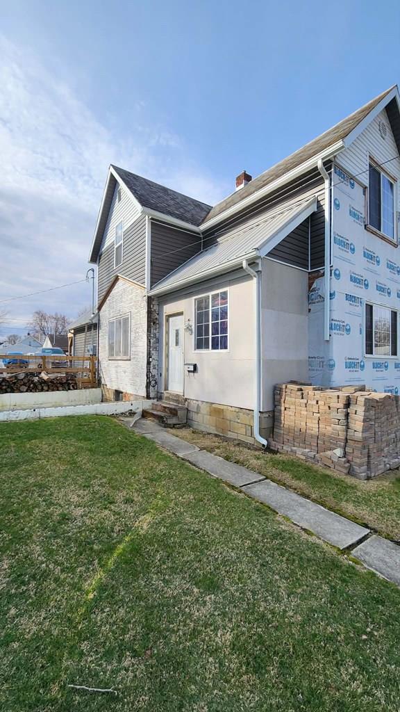 611 W Warren Property Photo 1