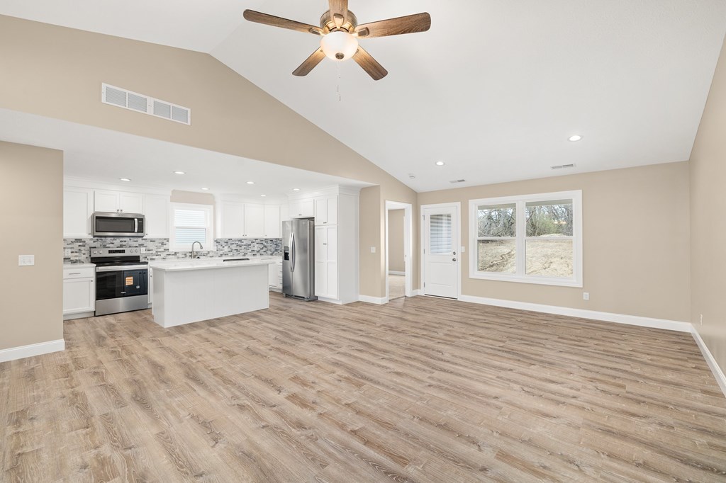 1365 Deer Ridge Lane Property Photo 4