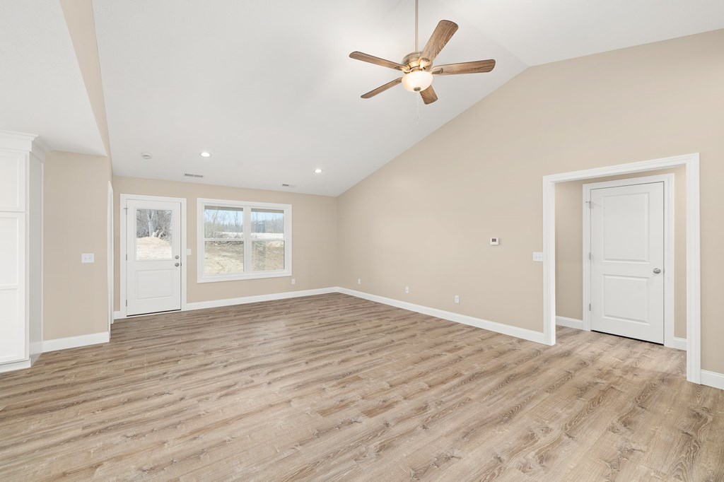 1365 Deer Ridge Lane Property Photo 5