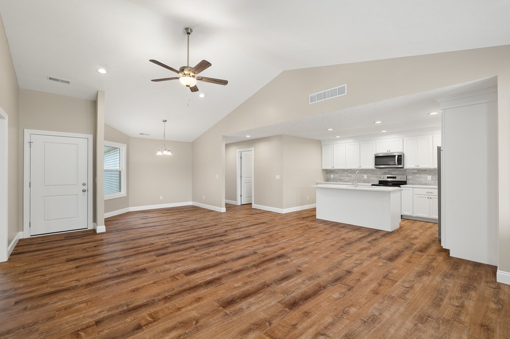 1367 Deer Ridge Lane Property Photo 3