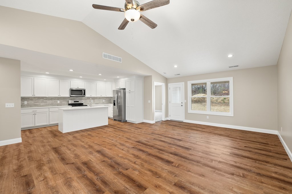 1367 Deer Ridge Lane Property Photo 4
