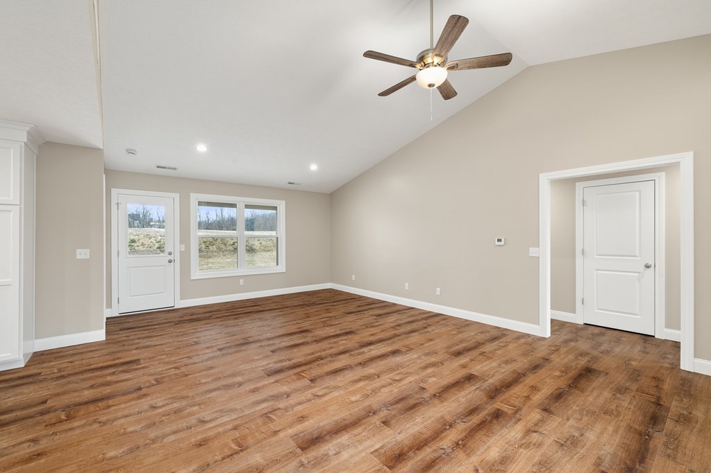 1367 Deer Ridge Lane Property Photo 5