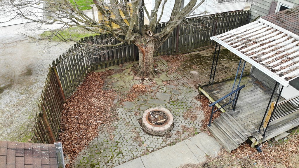 74 Whitney Ave Property Photo 4