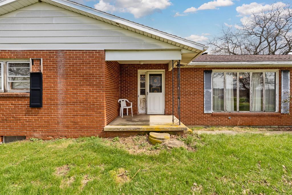 2554 Dry Lane Rd Property Photo 3