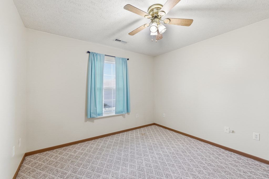 689 Scott Dr Property Photo 16