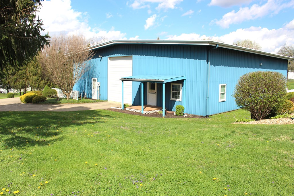 51 Maple Property Photo 3