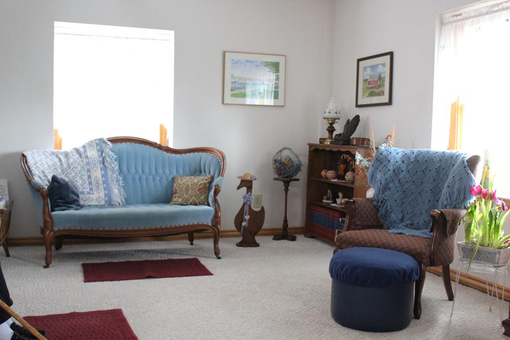 51 Maple Property Photo 16