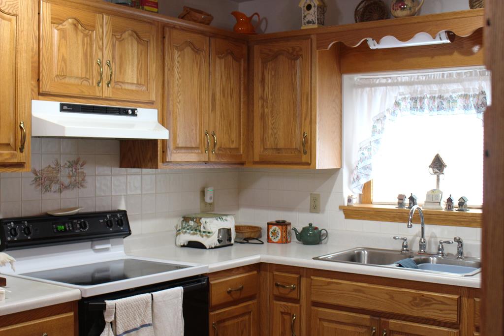 51 Maple Property Photo 20