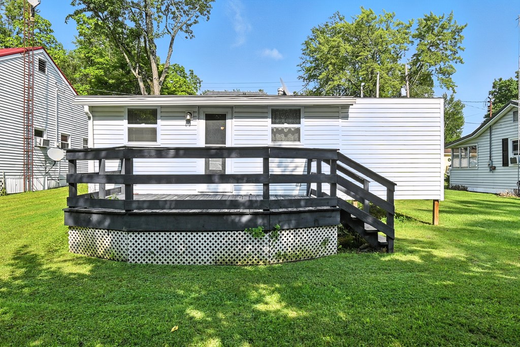 15 Park Circle Dr. Property Photo 13
