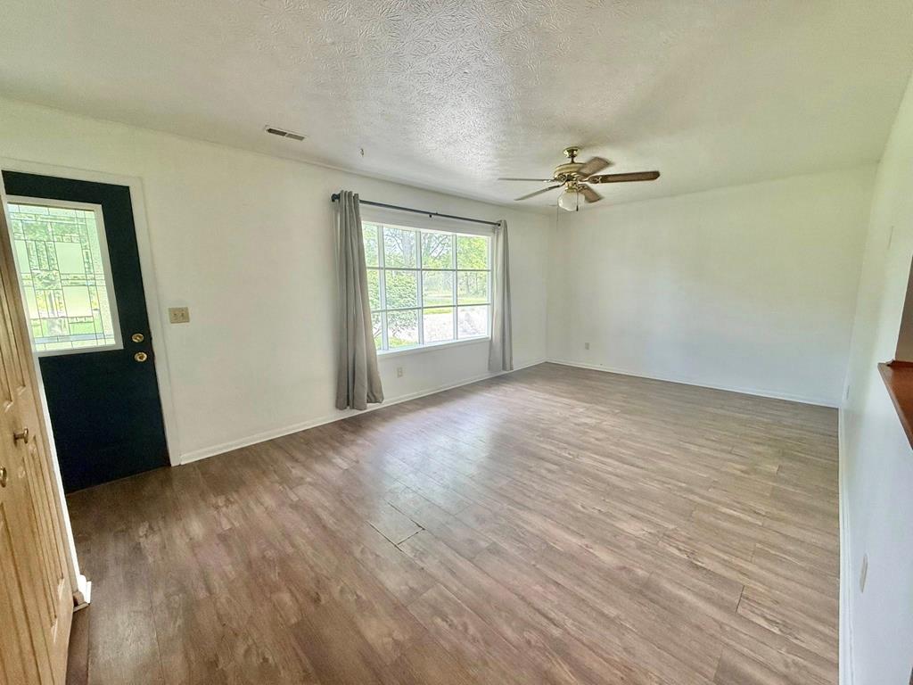 1260 County Line Road Property Photo 4