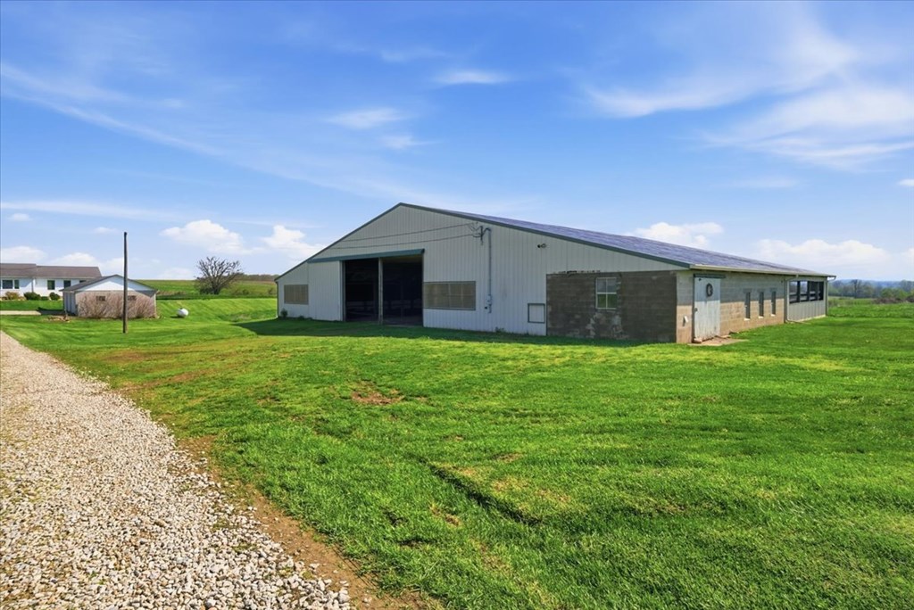 11391 Banning Property Photo 3