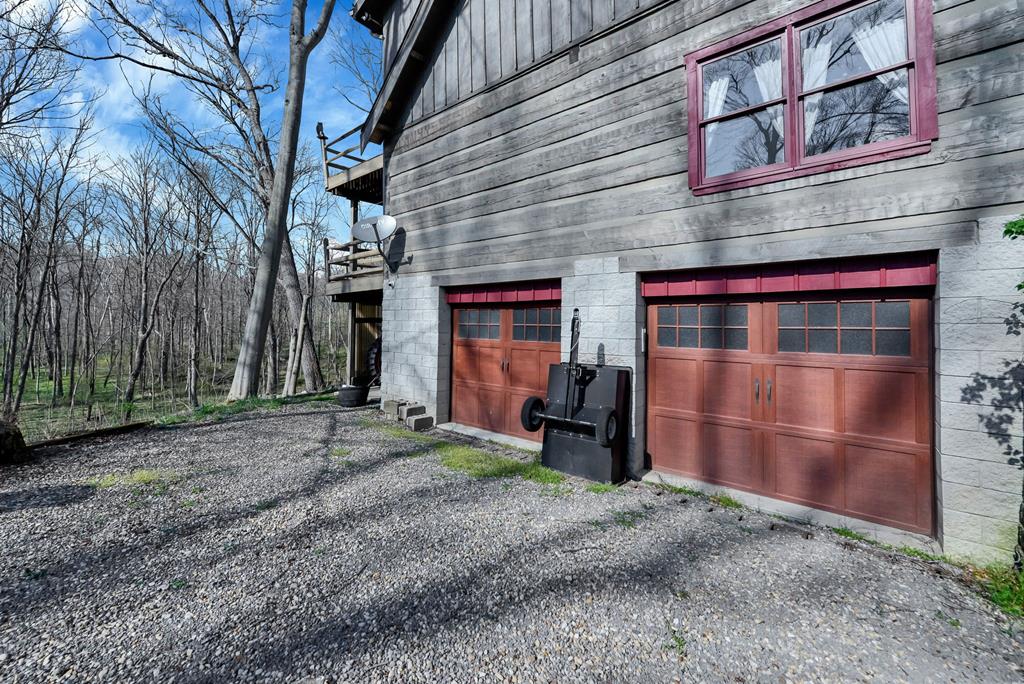 9757 Old Delaware Rd Property Photo 26