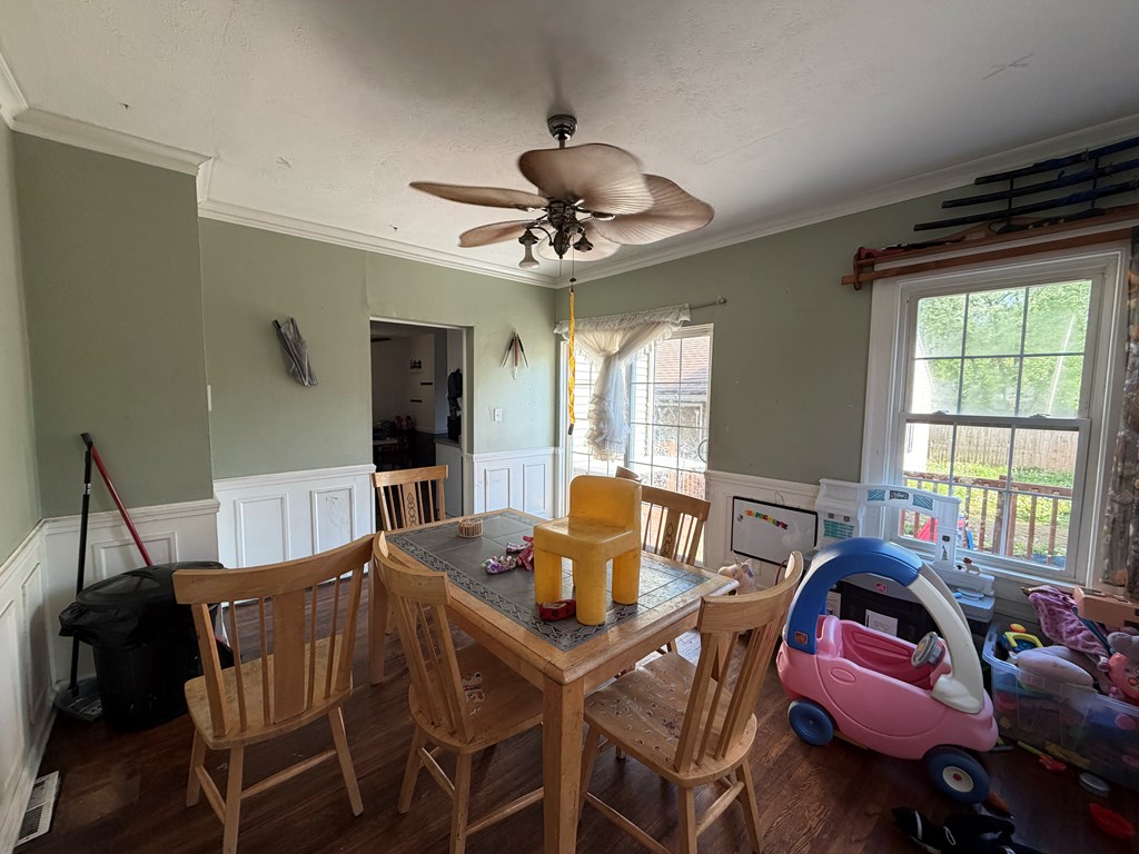 575 Maple St Property Photo 17