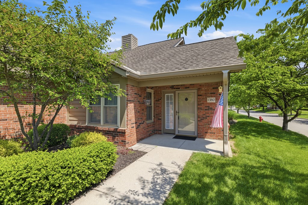 1380 Grey Oaks Dr. Property Photo 2