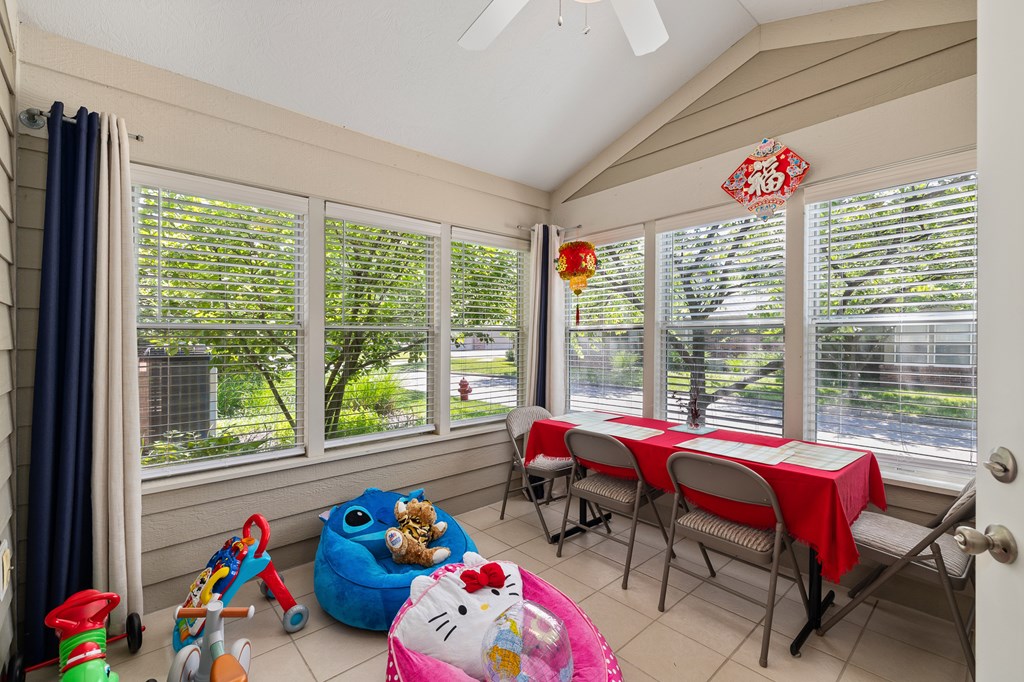 1380 Grey Oaks Dr. Property Photo 10